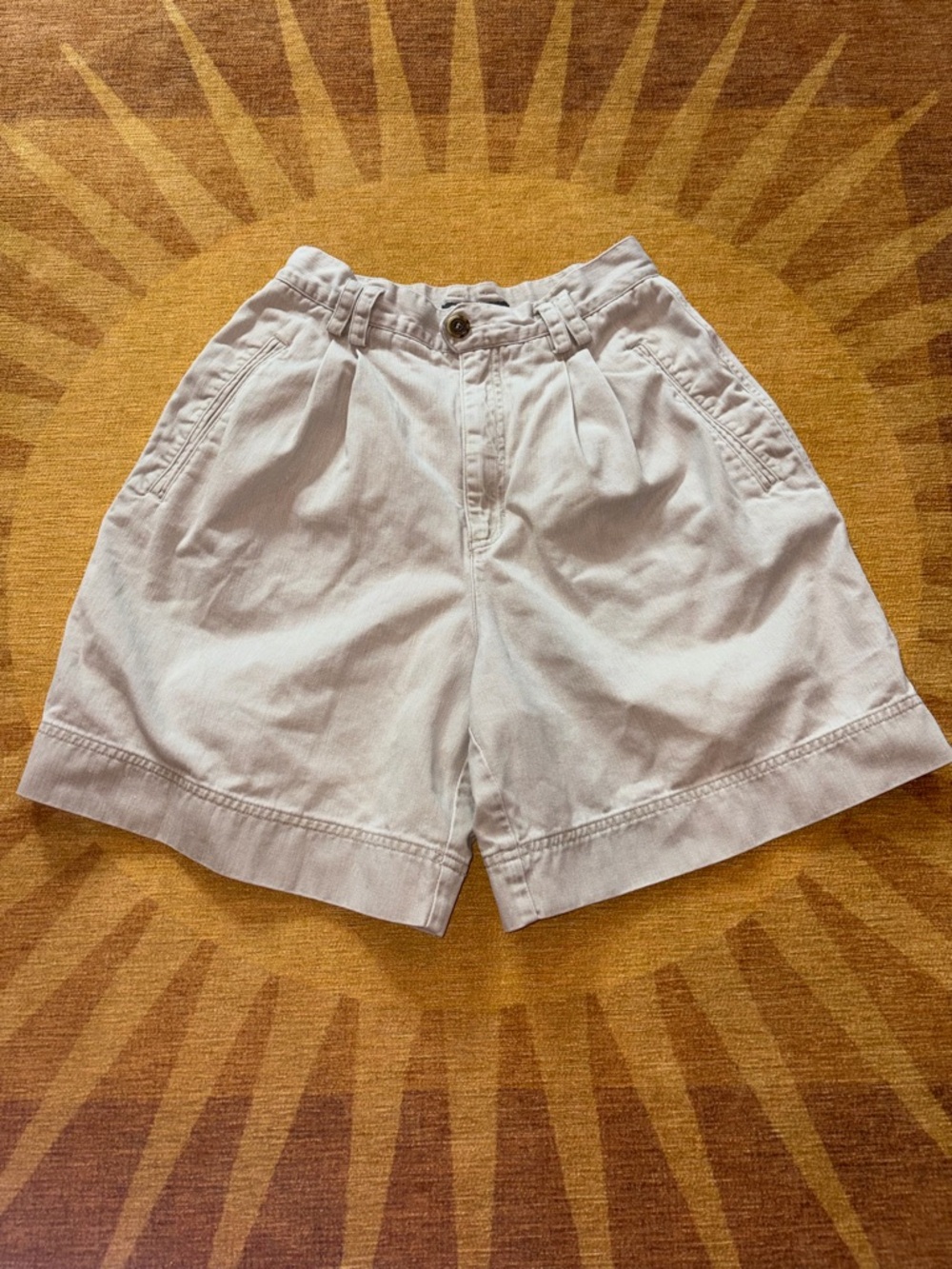 Liz Claiborne Light Cream Pleated Women's Shorts